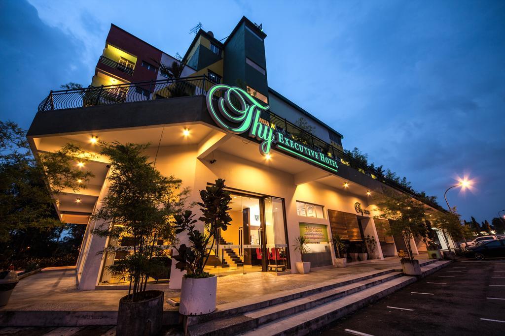 Thy Executive Hotel Johor Bahru Eksteriør billede